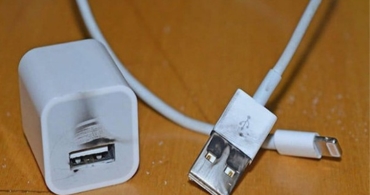 Choose the right charger to keep your phone durable and prevent accidents