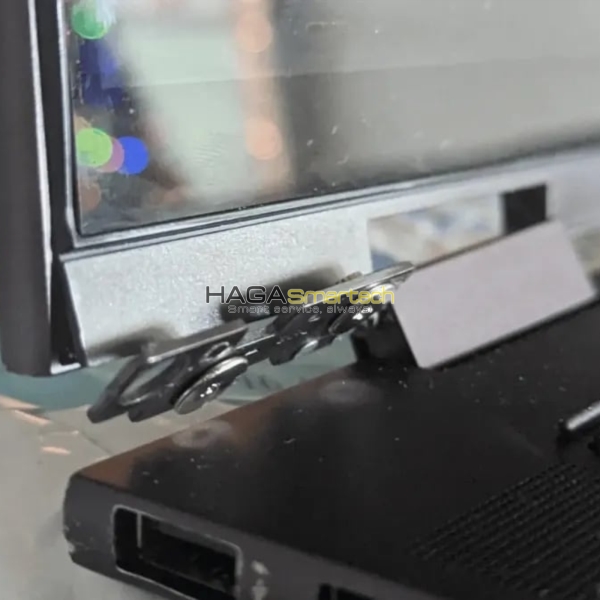Repair hinge of laptop
